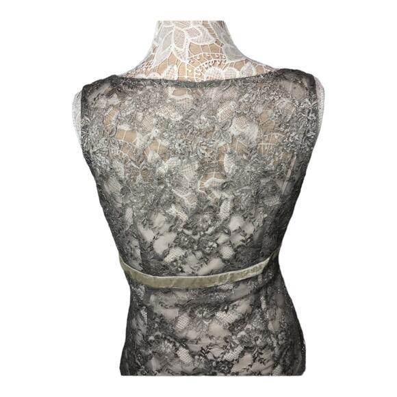 Ann Taylor Loft silver lace V neck scalloped top sleevless, cami attached size 8 - Picture 9 of 12